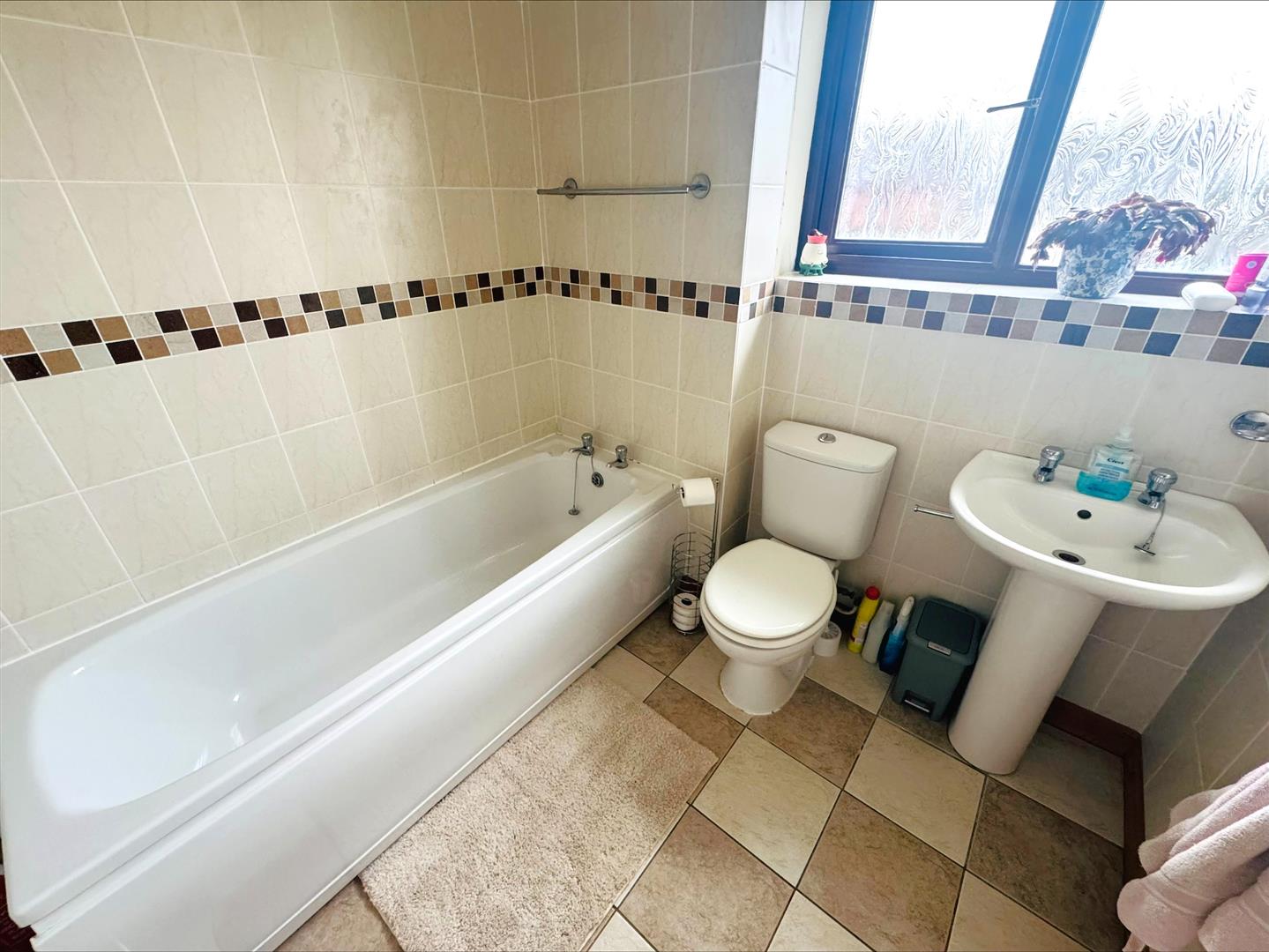 Llys Cilsaig, Dafen, Llanelli, SA14 8QT